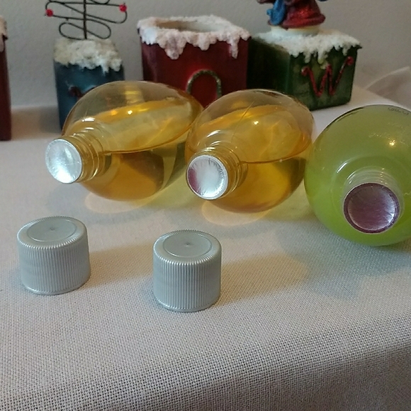 Avon Holiday Bubble Bath Trio 3/$20 - Picture 3 of 3